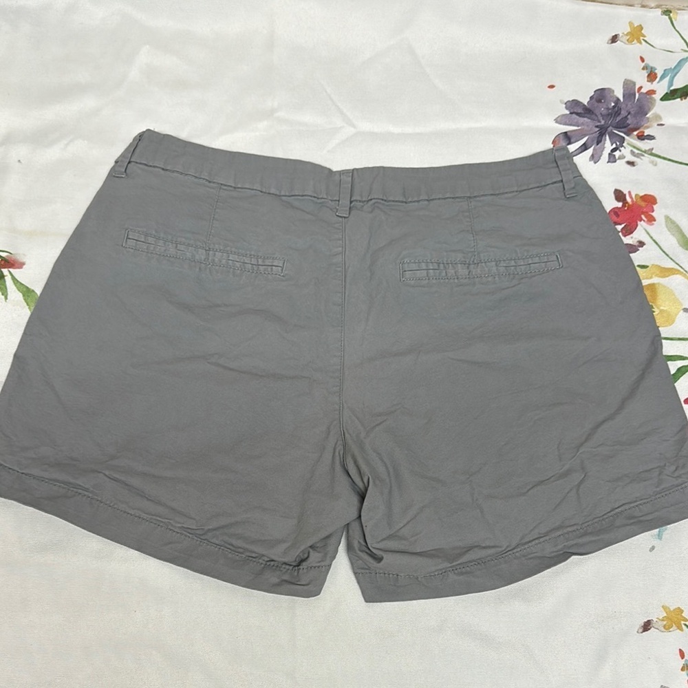 Old Navy Gray Bermuda Shorts - Picture 4 of 8